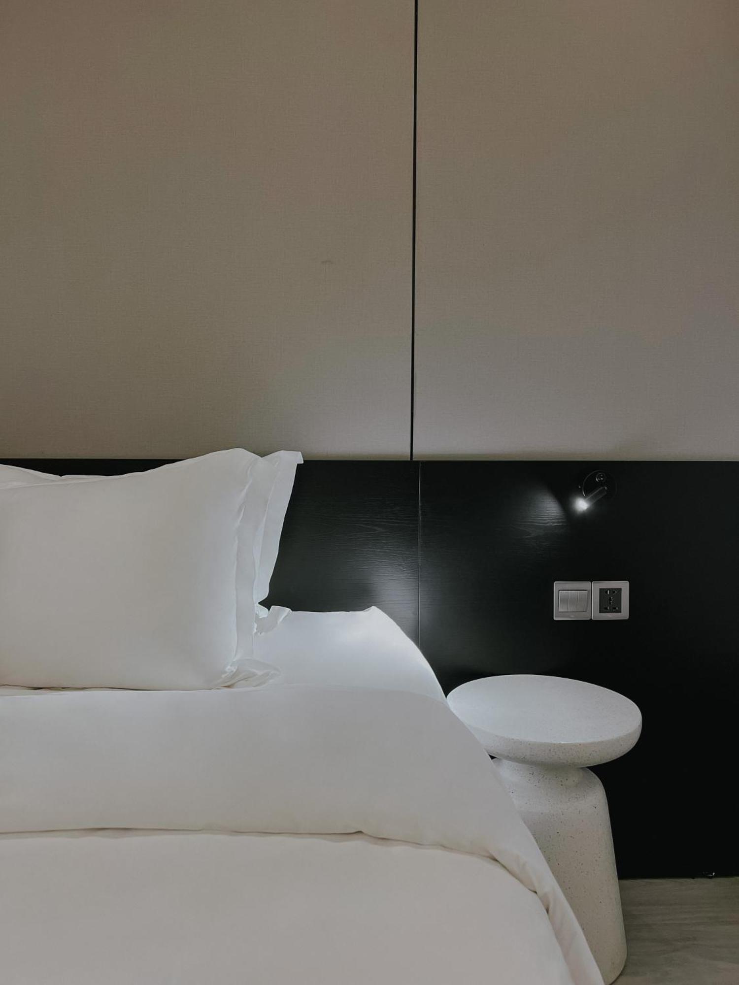 The Concept Hotel Hcmc- District 1 Хошимін Екстер'єр фото