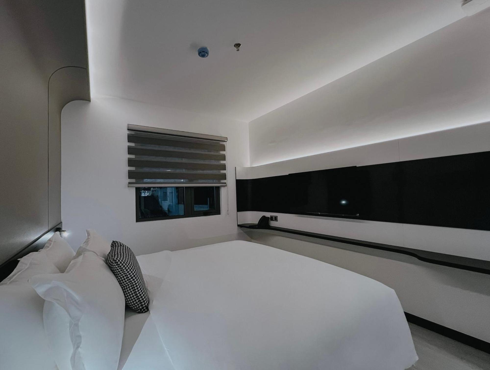 The Concept Hotel Hcmc- District 1 Хошимін Екстер'єр фото