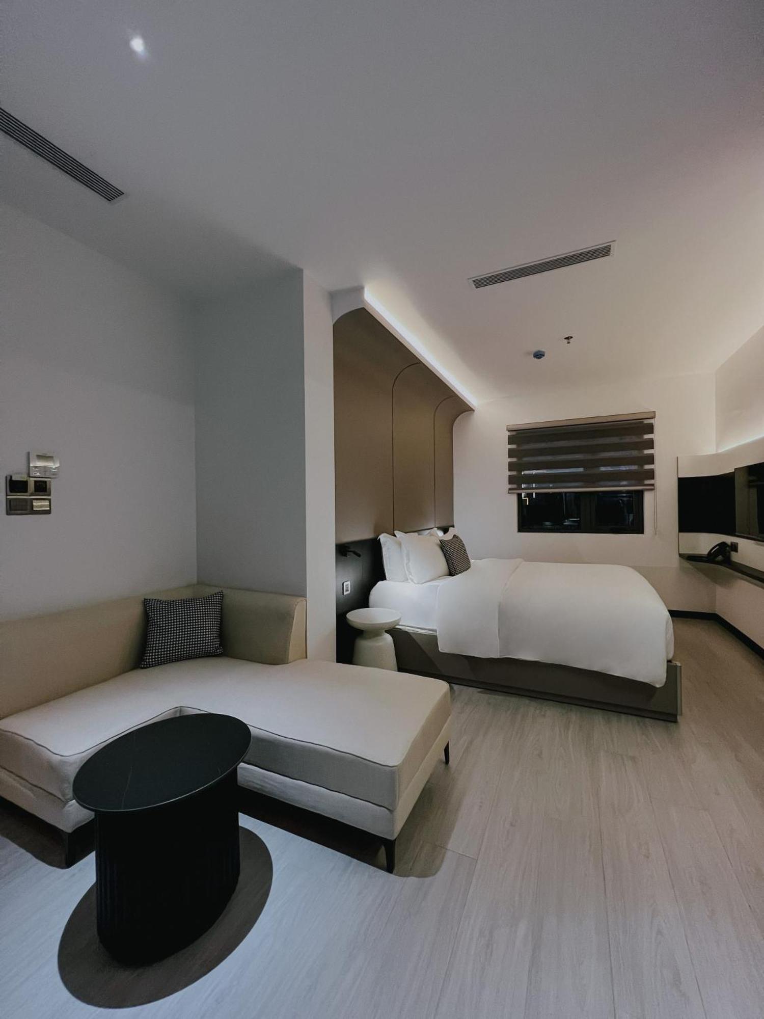 The Concept Hotel Hcmc- District 1 Хошимін Екстер'єр фото