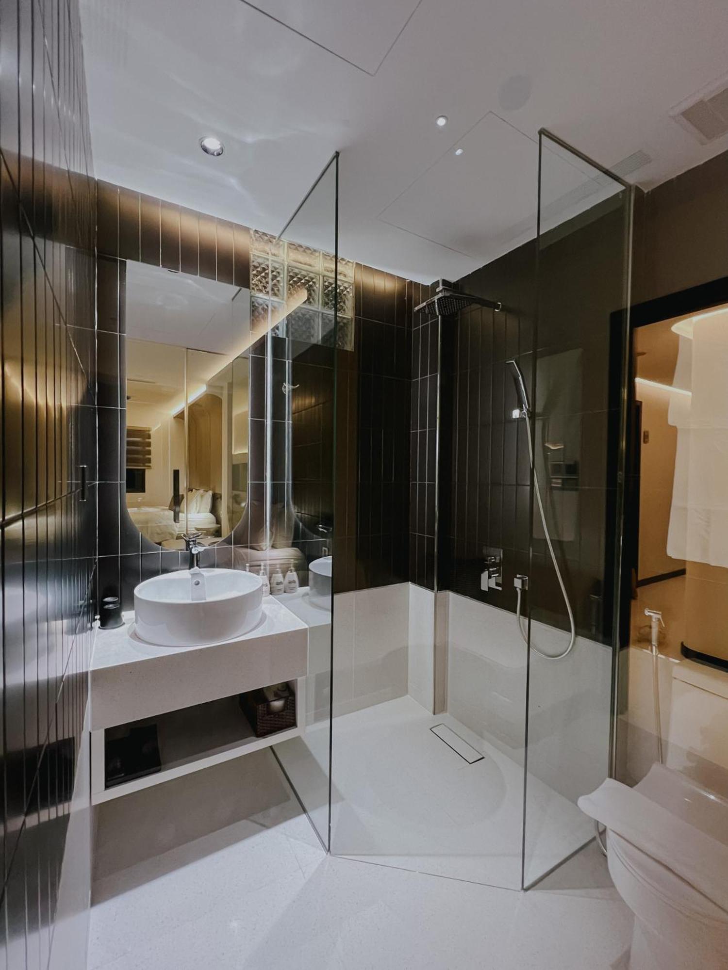 The Concept Hotel Hcmc- District 1 Хошимін Екстер'єр фото