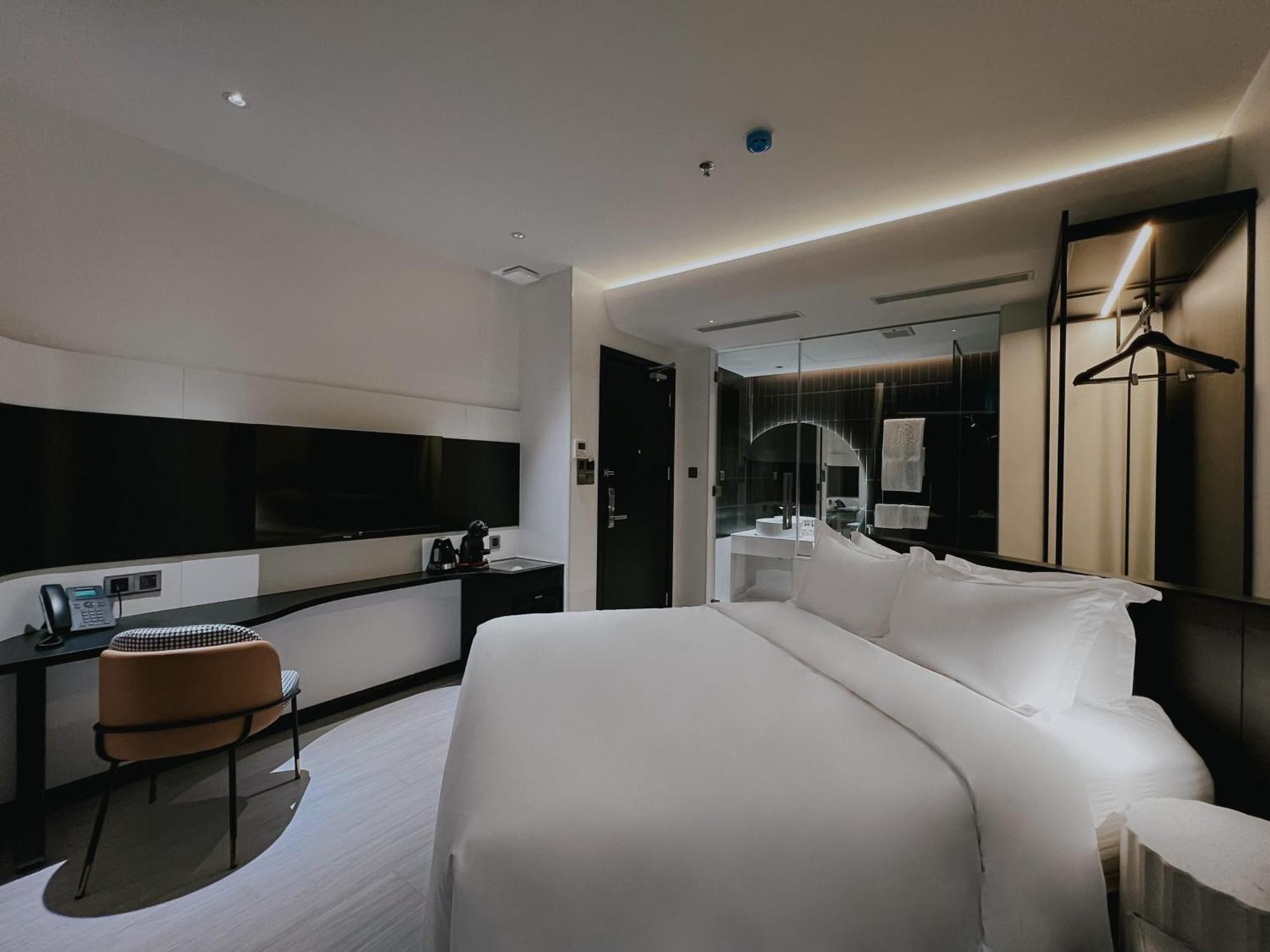 The Concept Hotel Hcmc- District 1 Хошимін Екстер'єр фото